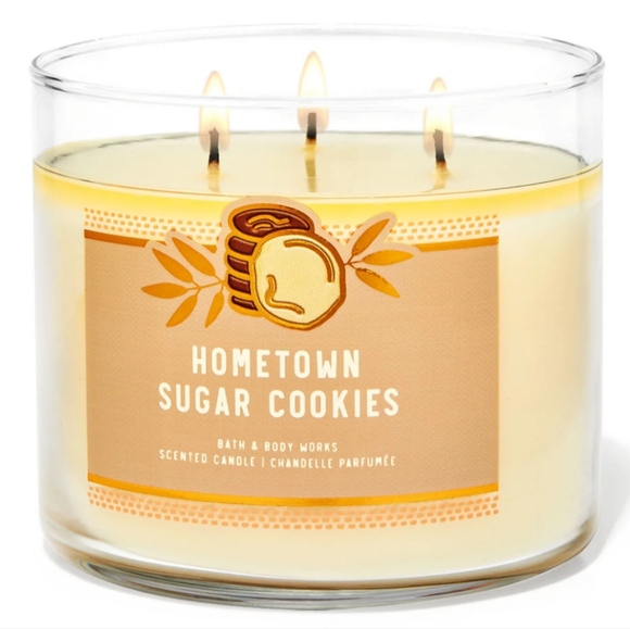Bath & Body Works Hometown Sugar Cookies 3 wick Scented Candle NEW - Picture 1 of 2